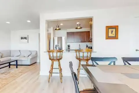 Apartment Bayview Bliss At Bridge Point 225